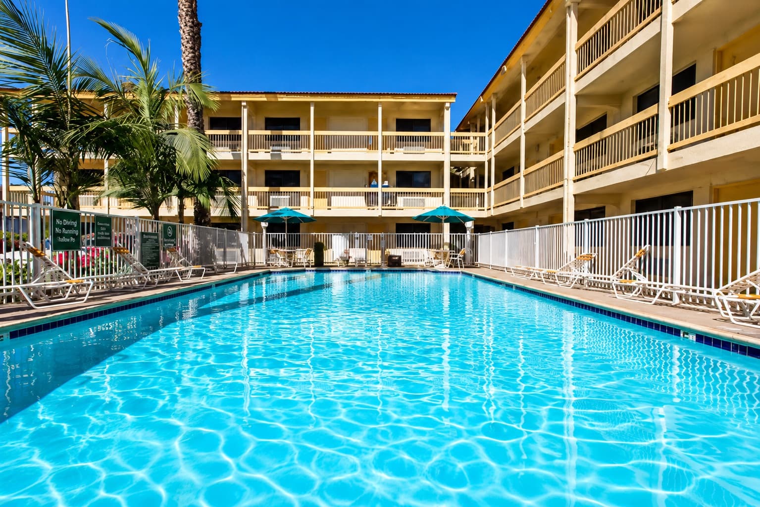 La Quinta Inn by Wyndham Costa Mesa / Newport Beach, Costa Mesa, CA